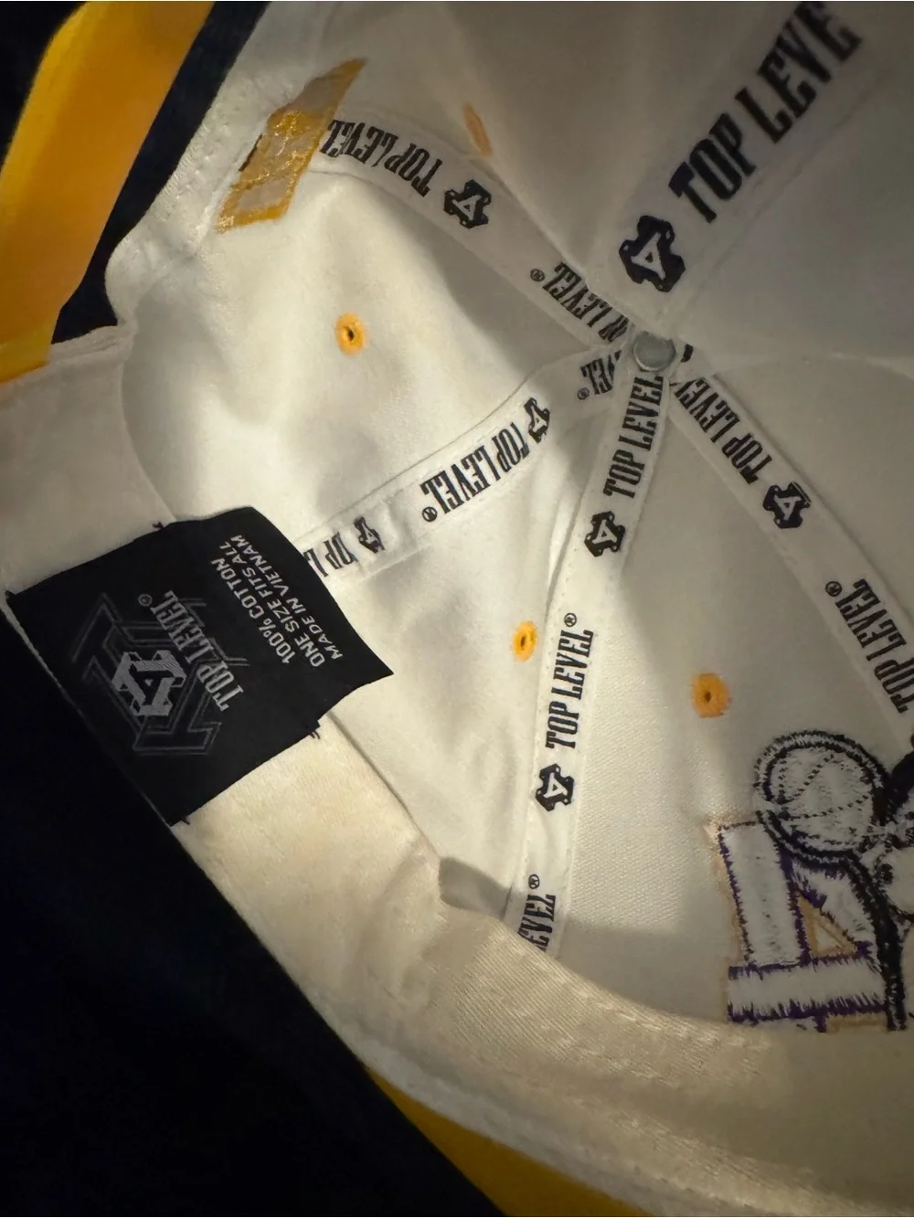 Kobe hat